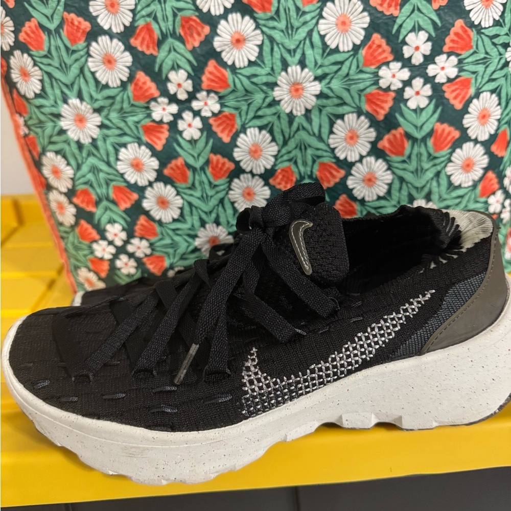 Nike Space Hippie 04